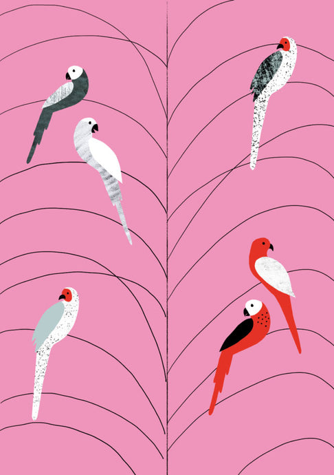 Carolin Löbberts Artprint zeigt bunte Vögel, die es sich auf den Ästen eines Baums gemütlich machen.